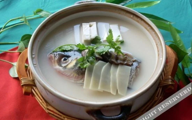 Yingshixiangyingshanzhuang