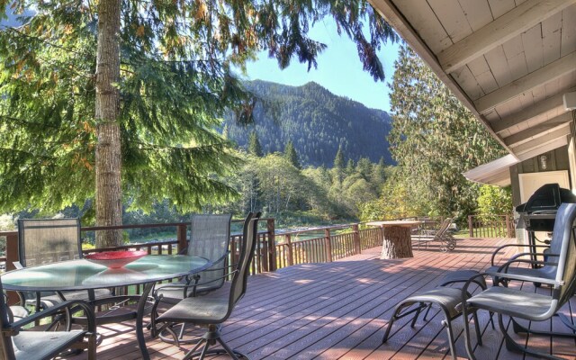 Riverside Ranch with Guest Cabin and Fireplace