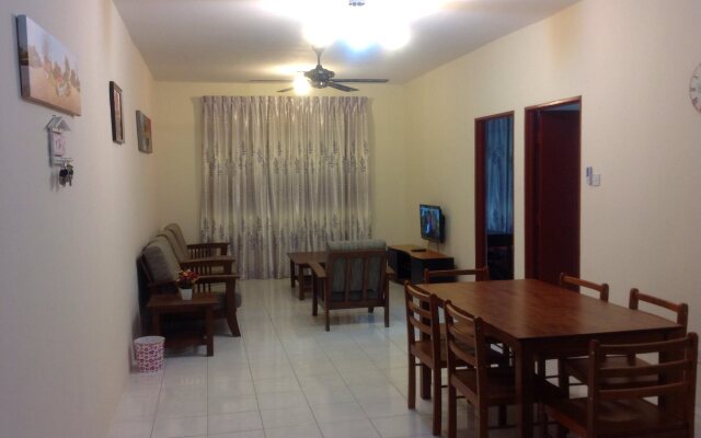 KK Holiday Suites Apartment