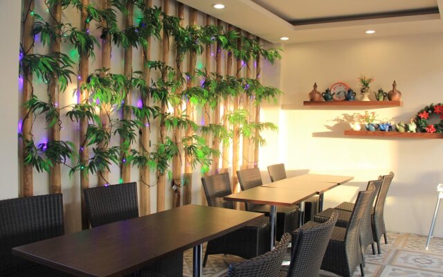 CLV Hotel & Villa