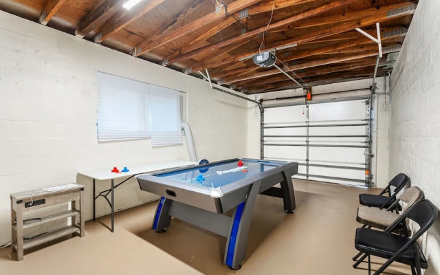 121 Atlantic Blvd