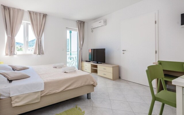 Amazing Home in Grebastica With Wifi and 1 Bedrooms