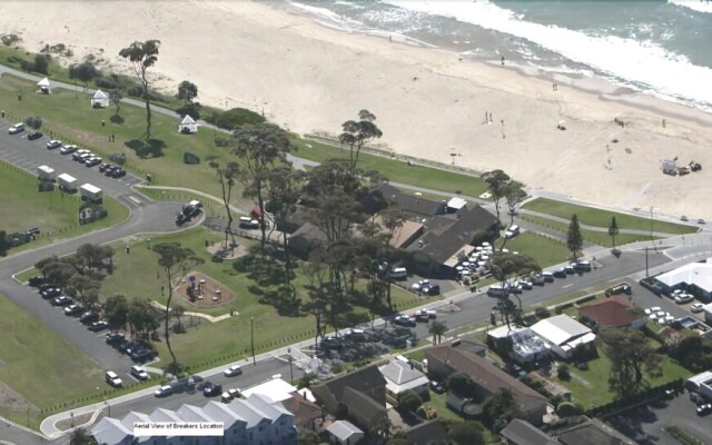 Breakers Apartments Mollymook