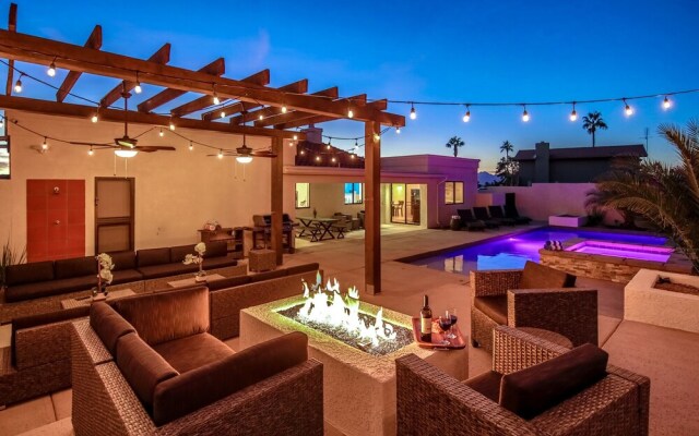 690 Avenida Laredo
