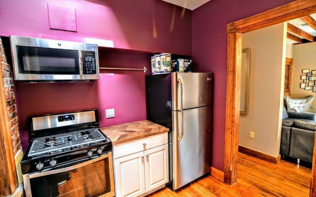 3Br, 1 Bath, Sleeps 6 8 3 Bedroom Apts