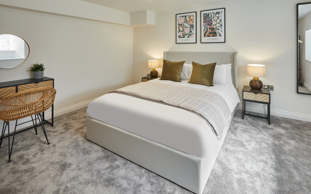 Host Stay 1 The Mount