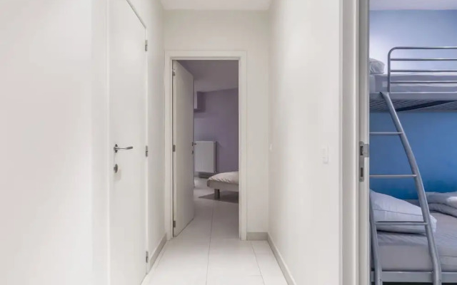 Apartment With Modern Kitchen