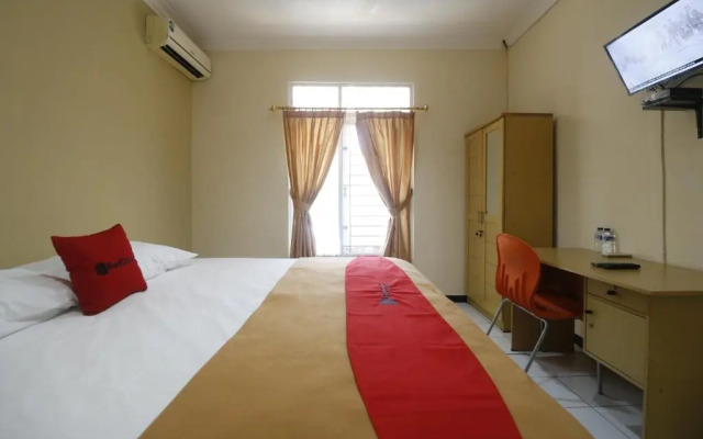 RedDoorz @ Jalan Gatot Subroto Jakarta