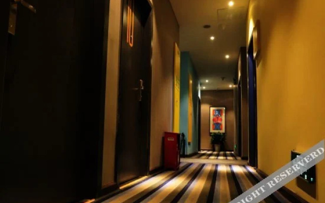 Yiwo Hotel