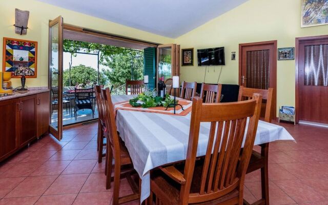 Villa Belezza With Pool, Split - Kastel Gomilica