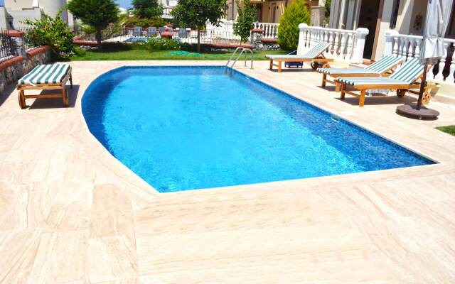 3 Bedrooms Apartment Lake View 5 by Likya Global