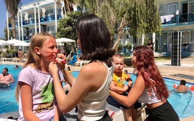 Catinsos Beach Garden Hotel