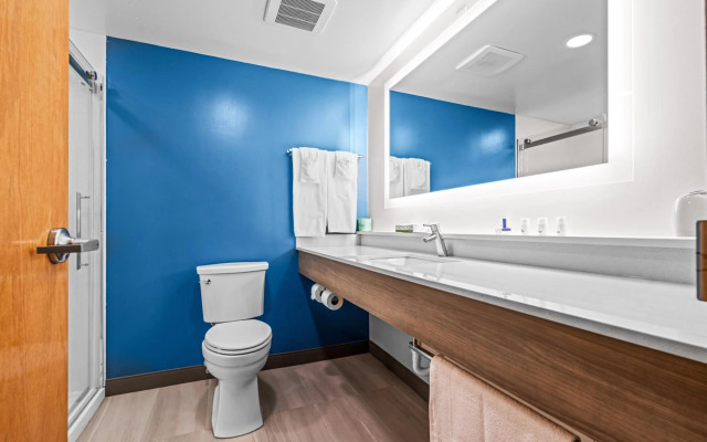 Holiday Inn Express Hotel & Suites Carneys Point by IHG