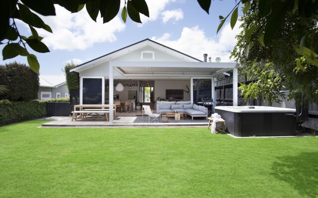 Executive State-Of-The-Art Home - Spa