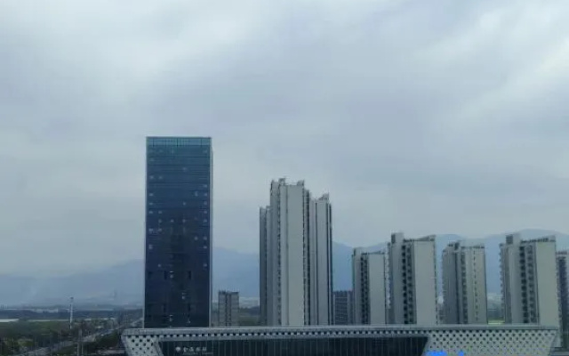 Ningbo Xiangshe Hotel (Fenghua Baolong Plaza)
