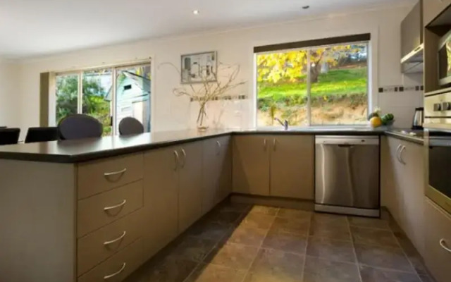 Azure Daylesford Guest House