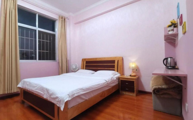 Yiliang Yuwang Theme Hotel