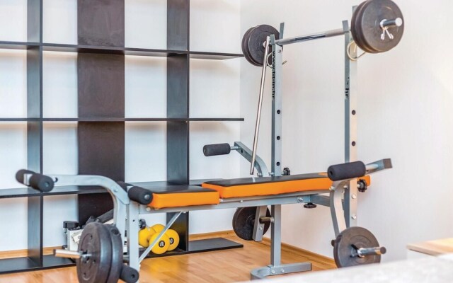 Amazing Home in Mundanije With Wifi and 3 Bedrooms