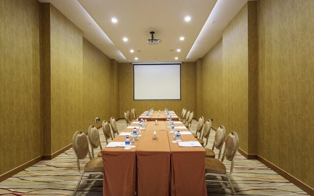 Noah's Ark Deluxe Hotel & Spa