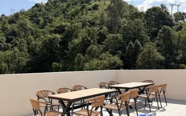 Jiuheyueyuan Wenquan Forest Resort Hotel