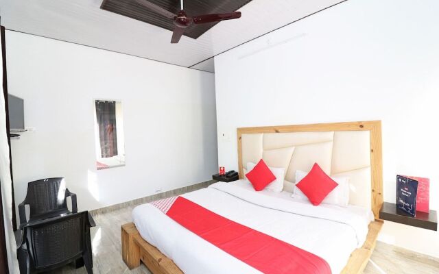 OYO 24137 Hotel Himalayan Village