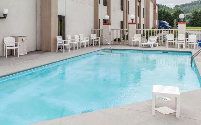 Econo Lodge Newport West