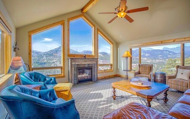 Mapes Luxury Vacation At Windcliff 5 Bedroom Home by RedAwning