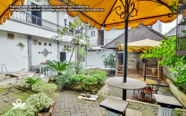 ZEN Rooms Near Darmawangsa Syariah