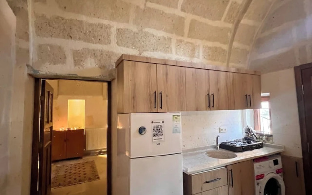 Uluyol Stone House
