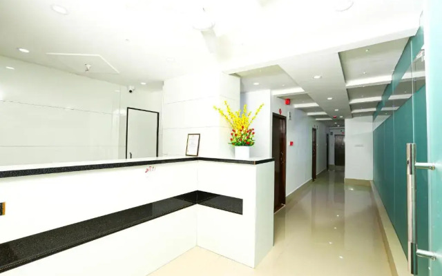 OYO 90380 Hotel Golden City