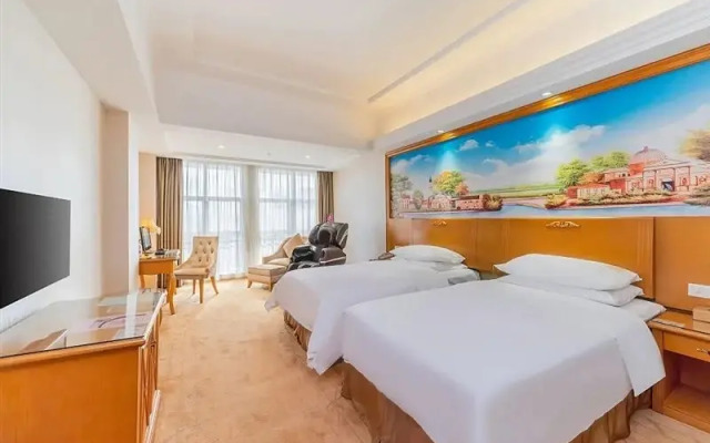 Vienna Hotel Shenzhen Shiyan Bus Station