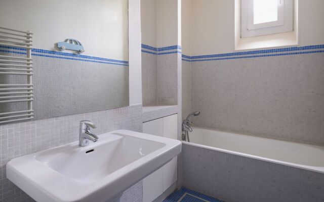 Paris Mozart Prestige Residence