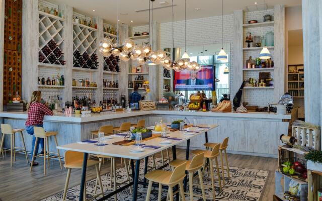 Stunning Ocean Views Condo at Hyde Beach