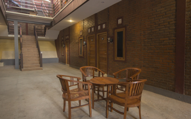 OYO 952 Annisa Syariah Guest House