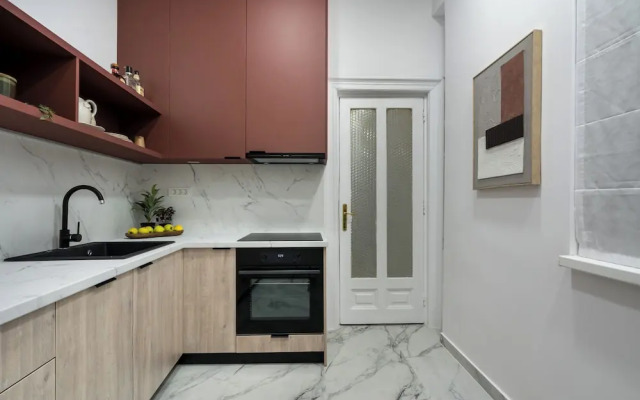 Elegant 3BR Steps away Cismigiu Gardens