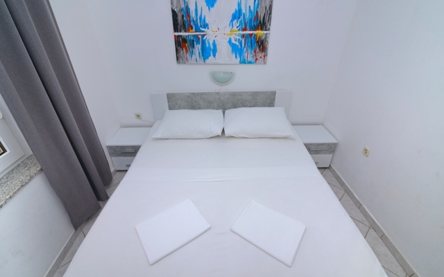 Apartment Zora - garden terrace and grill A5 Pirovac, Riviera Sibenik