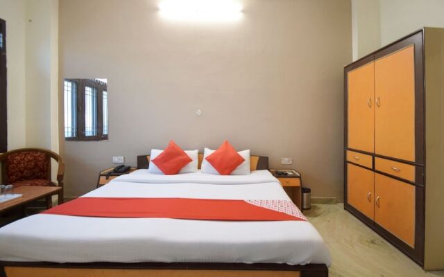 OYO 23499 Hotel Sky Inn