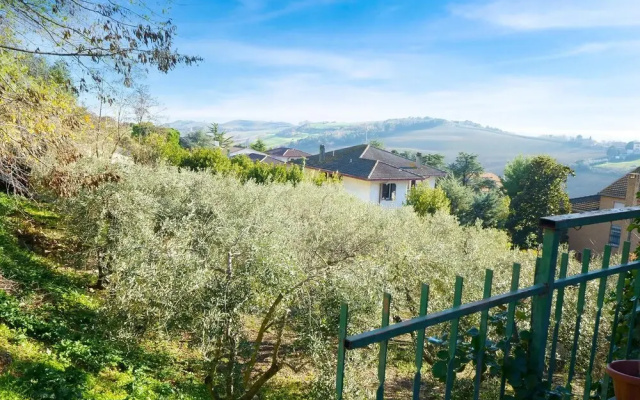 Loft With Private Garden, Close to Shops, Italy