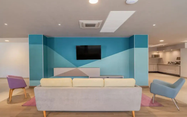City Express Suites by Marriott Querétaro