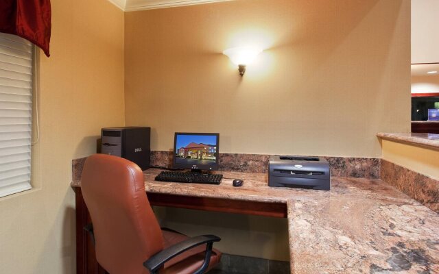 Holiday Inn Express & Suites Watsonville by IHG