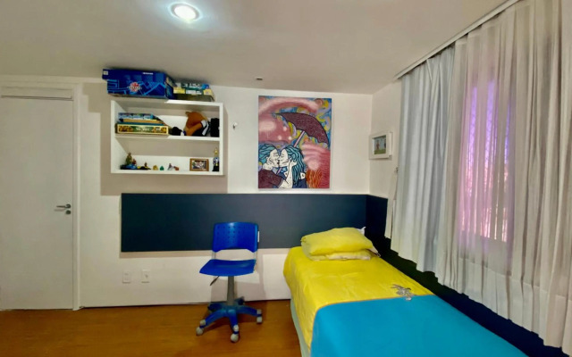 Apartamento vista mar, 2 Suítes, WC Social,2 vagas