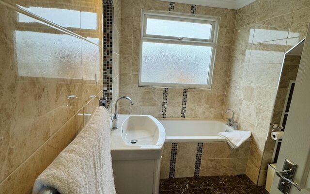 Entire 4-bed House in Sunderland