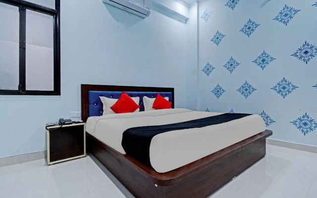 OYO 81074 Hotel Rj 21-18