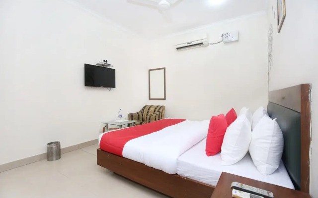 OYO Rooms Sector 7 Madhya Marg