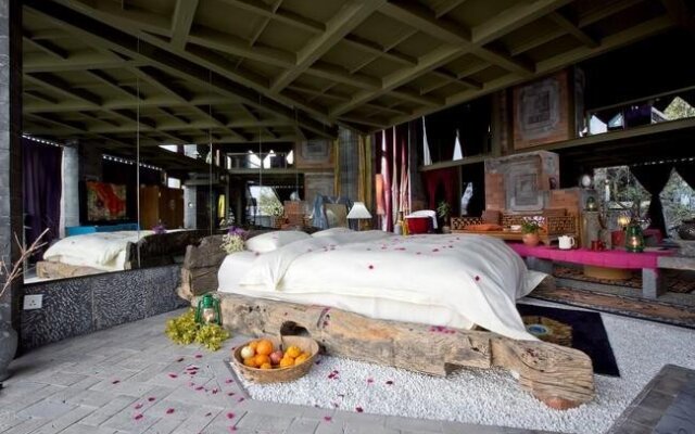 YangLiPing Art Hotel