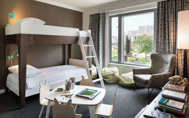 The Logan Philadelphia, Curio Collection by Hilton