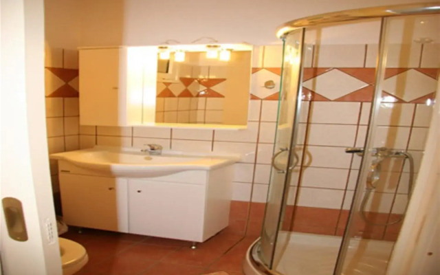 Mazis Apartments