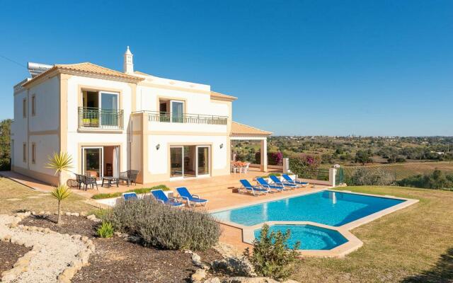 Spacious Holiday Home With Swimming Pool in the Village of Albufeira