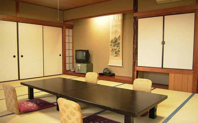 Toushijima Onsen Suzunami