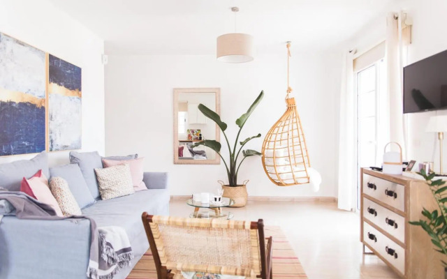 Lovely&Sunny Apartament Near Poris Beach